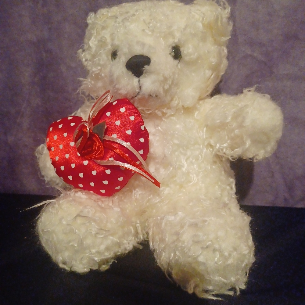 White bear with red heart